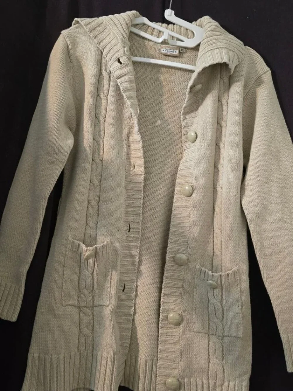 NWOT M (L-Runs Small) Arizona Jean Company Tan /Beige Cardigan L-Sleeves Sweater